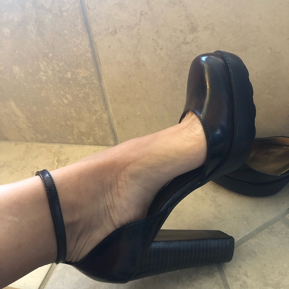 Guess retro look heels with platform